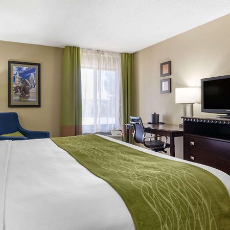 Comfort Inn & Suites Kansas City - Northeast Kültér fotó