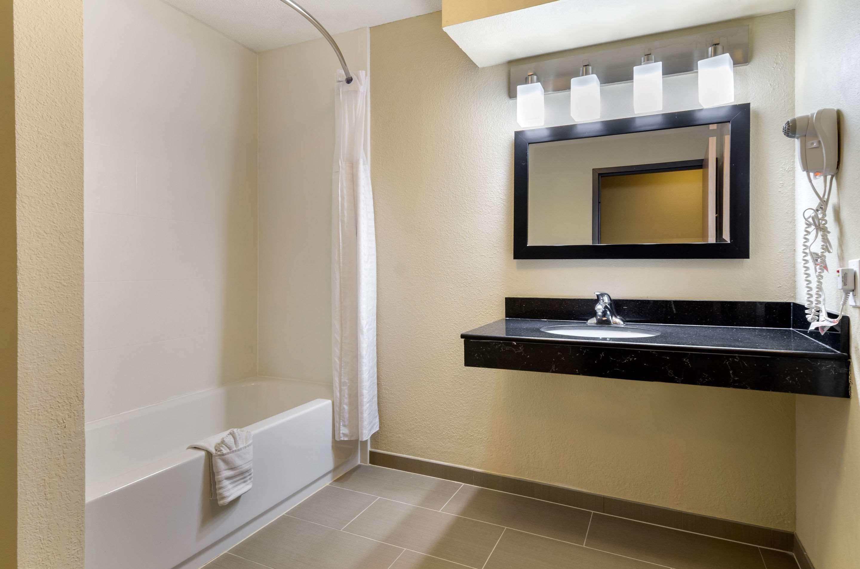 Comfort Inn & Suites Kansas City - Northeast Kültér fotó