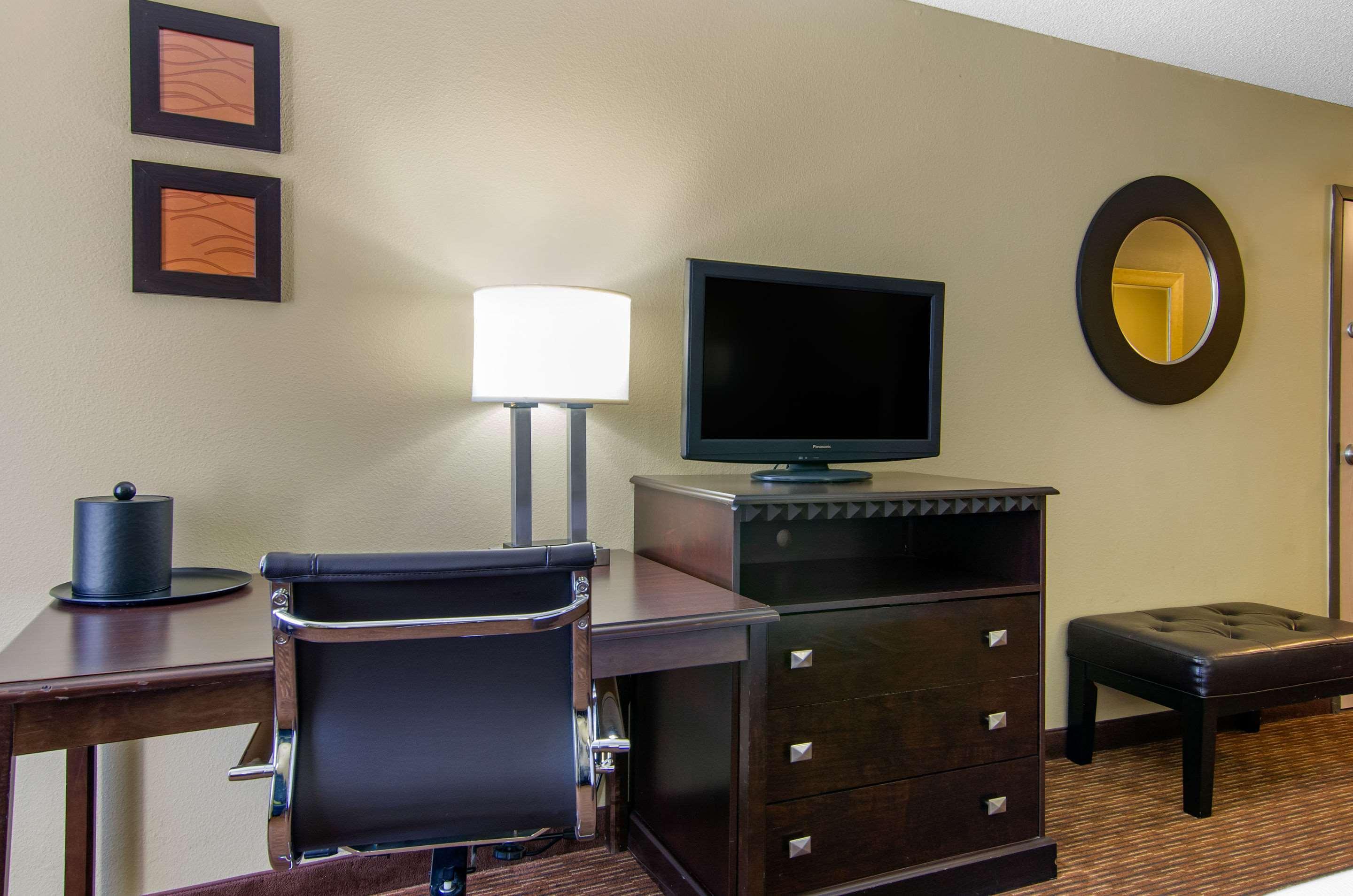 Comfort Inn & Suites Kansas City - Northeast Kültér fotó