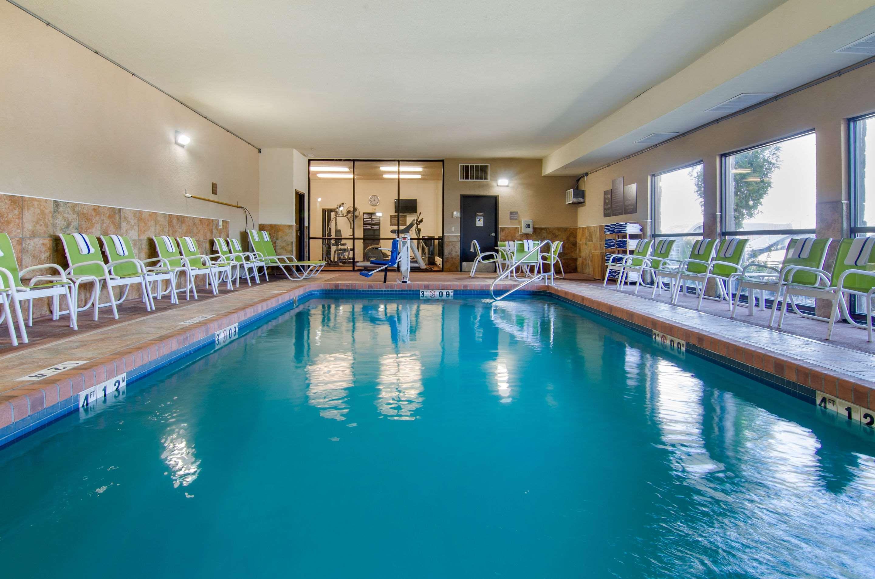 Comfort Inn & Suites Kansas City - Northeast Kültér fotó