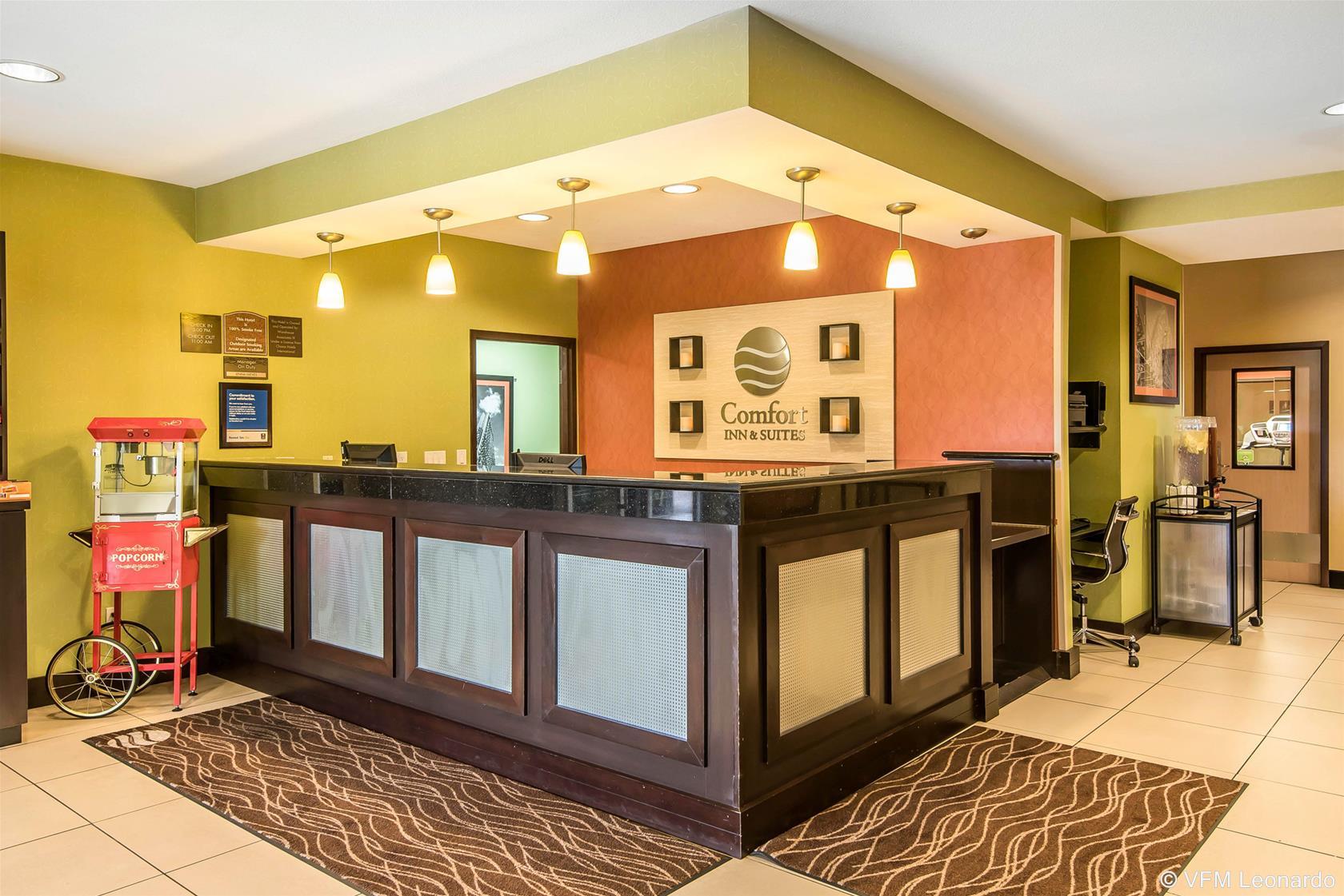 Comfort Inn & Suites Kansas City - Northeast Kültér fotó