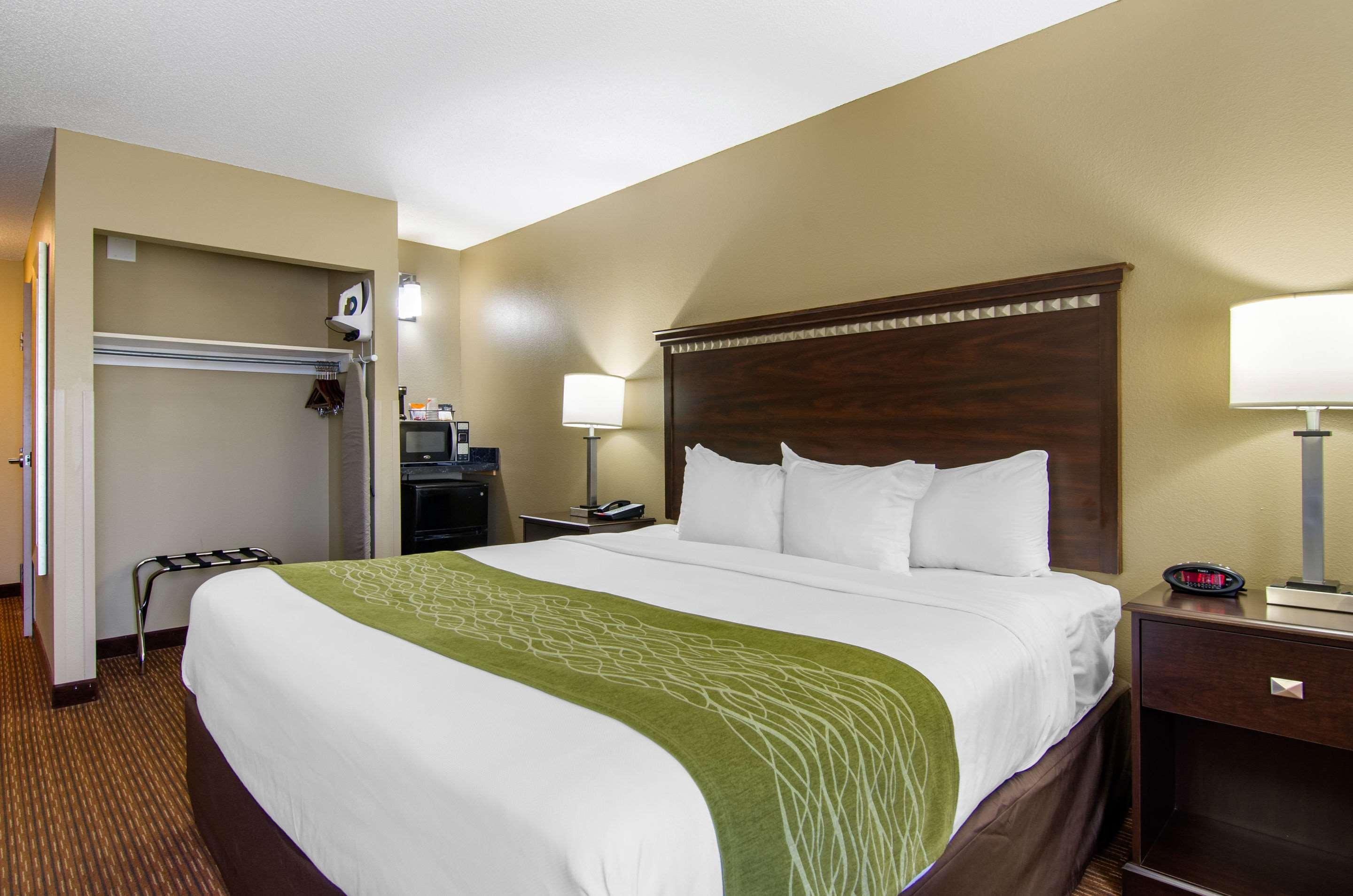 Comfort Inn & Suites Kansas City - Northeast Kültér fotó